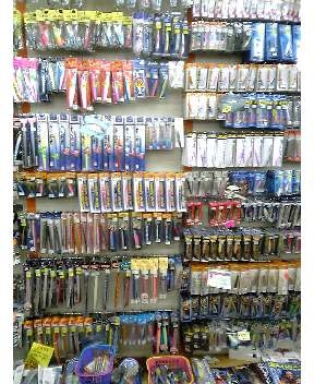 釣具屋さんにて